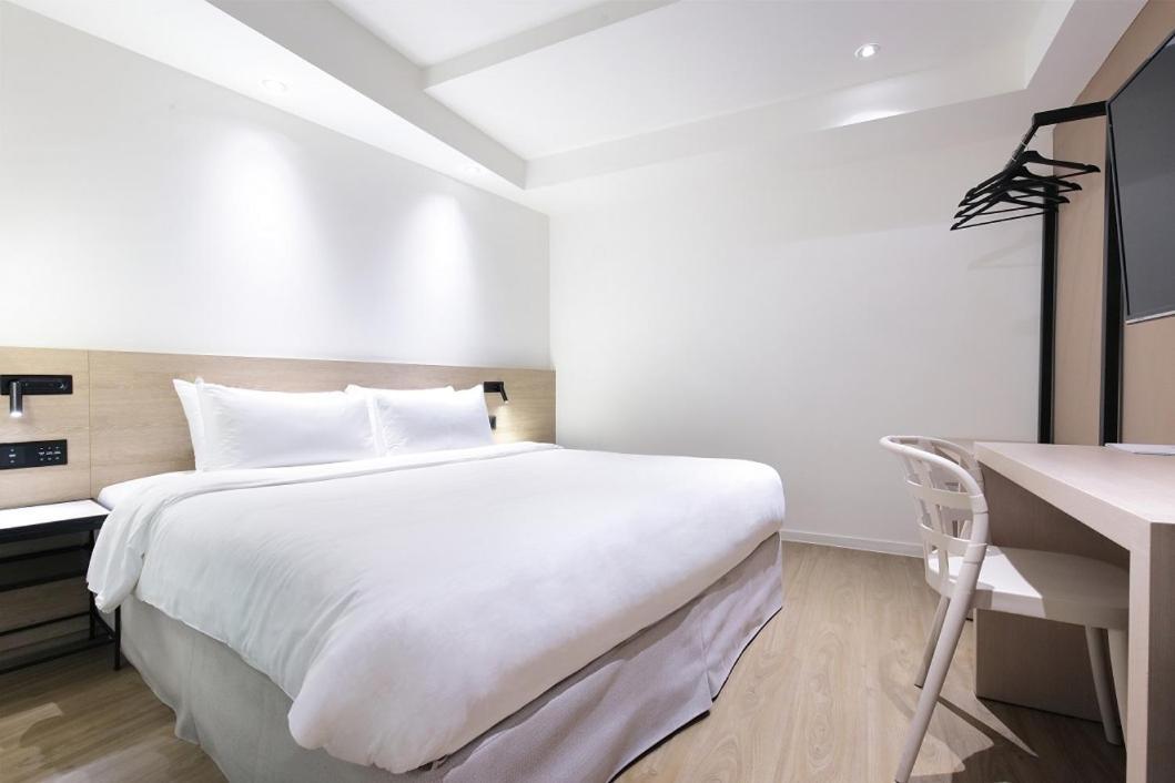 Keebe Hotel Keelung Luaran gambar